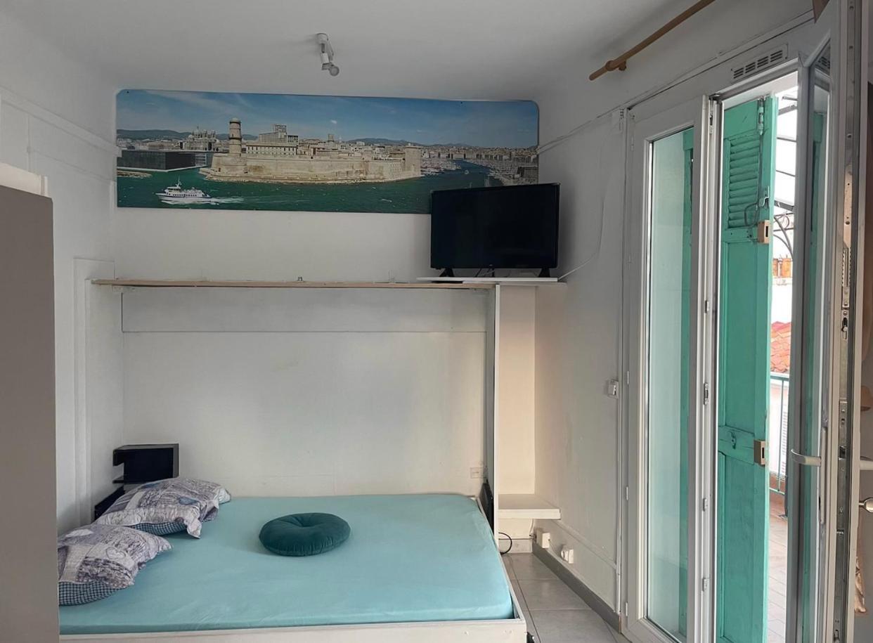 Stud Terras Ville Corniche 2 Pers Stat Gratuit Rue Modif Suivt Possib Et Accord Exclusif Марсель Екстер'єр фото