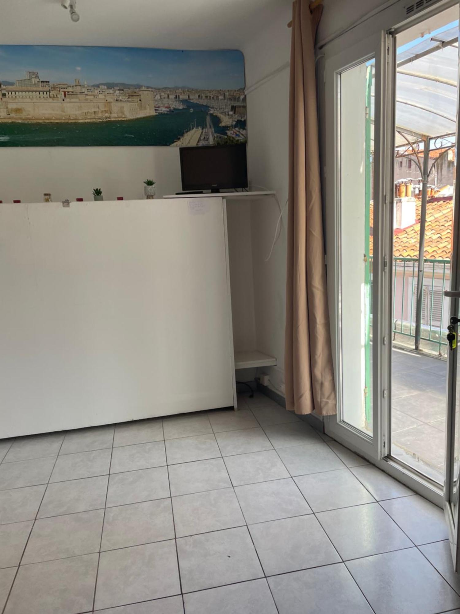 Stud Terras Ville Corniche 2 Pers Stat Gratuit Rue Modif Suivt Possib Et Accord Exclusif Марсель Екстер'єр фото