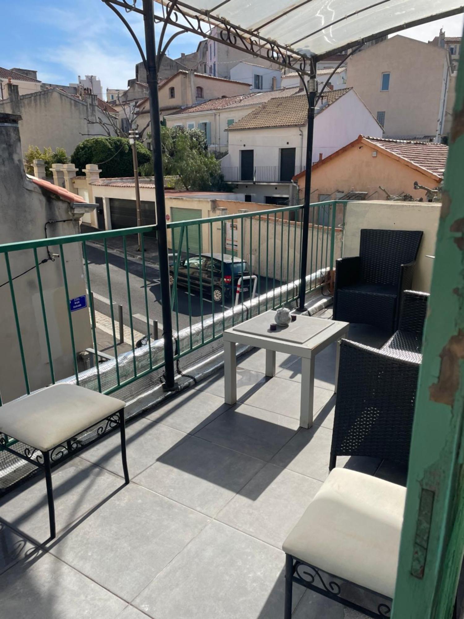Stud Terras Ville Corniche 2 Pers Stat Gratuit Rue Modif Suivt Possib Et Accord Exclusif Марсель Екстер'єр фото