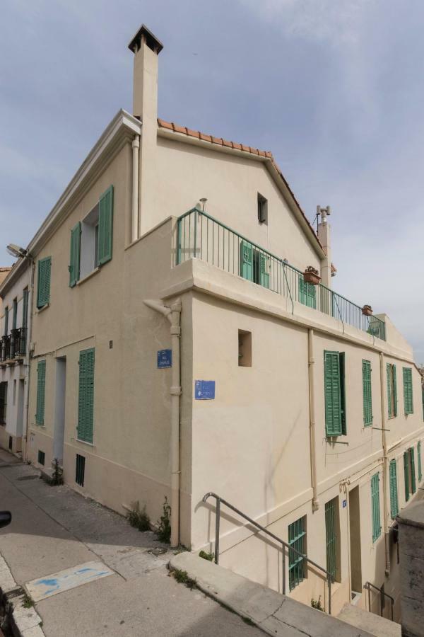 Stud Terras Ville Corniche 2 Pers Stat Gratuit Rue Modif Suivt Possib Et Accord Exclusif Марсель Екстер'єр фото